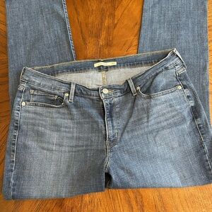 Classic Blue levi Jeans